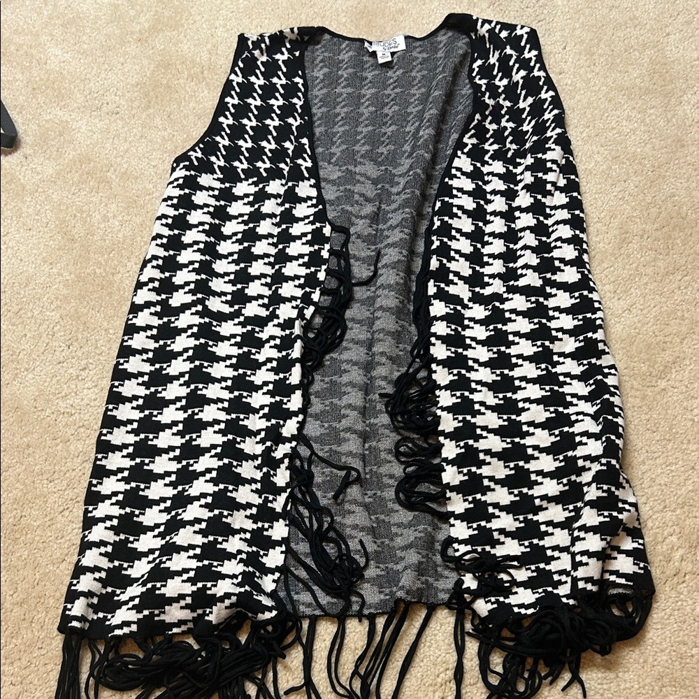 Attitudes by Renee Black and White Houndstooth Fringe Sweater Vest